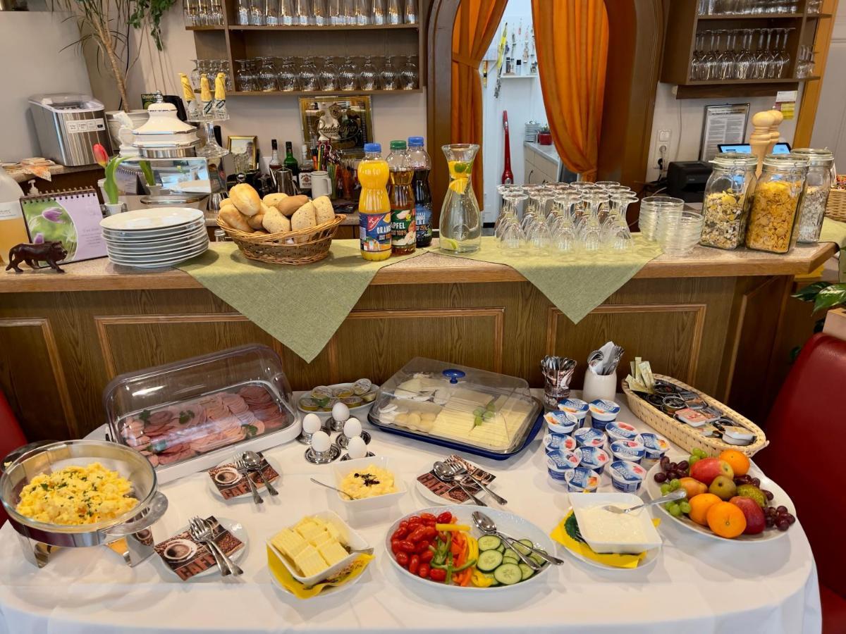 Traditionsgasthaus Goldener Loewe Riesa Restaurant & Pension エクステリア 写真