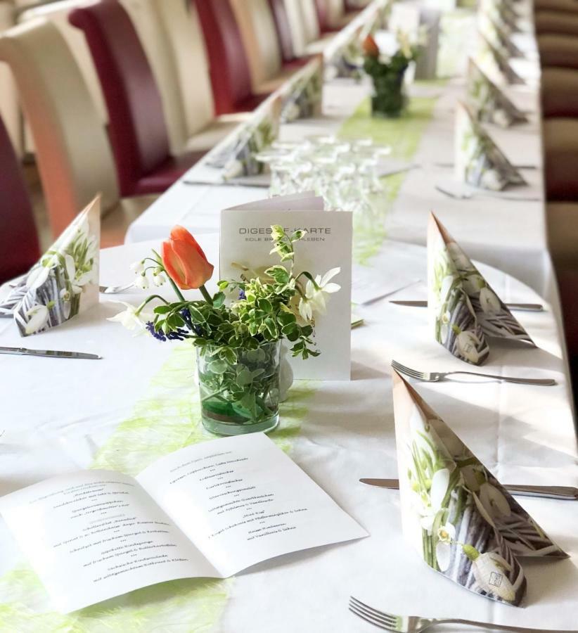 Traditionsgasthaus Goldener Loewe Riesa Restaurant & Pension エクステリア 写真