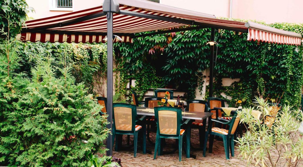 Traditionsgasthaus Goldener Loewe Riesa Restaurant & Pension エクステリア 写真